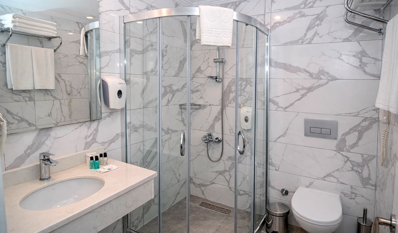 rooms-standard-trpl-room