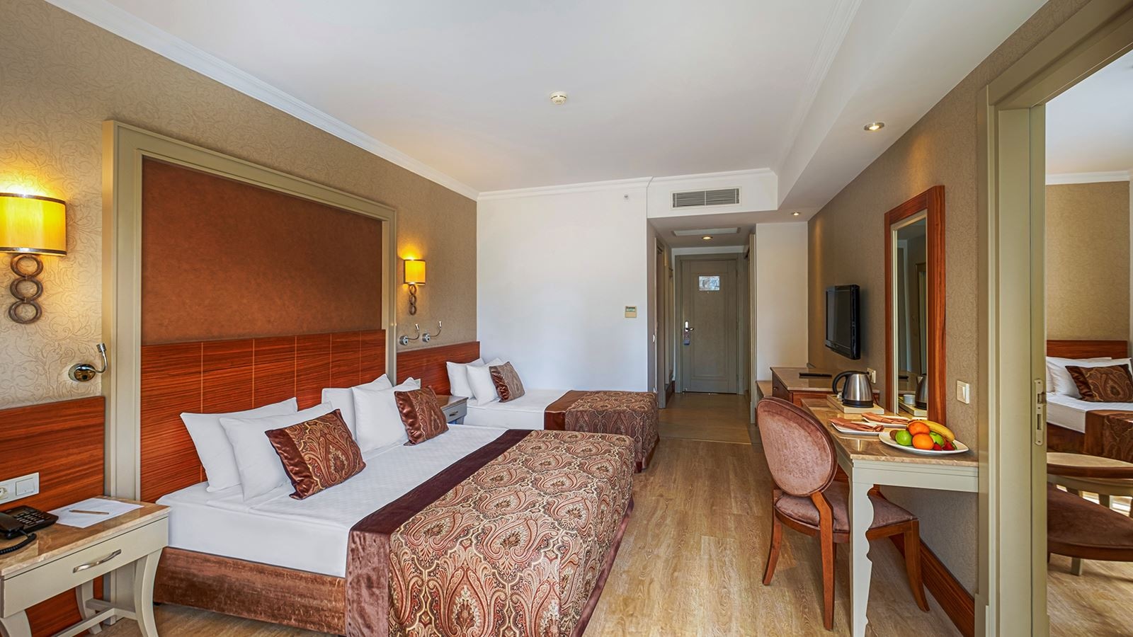 rooms-family-room-garden-view