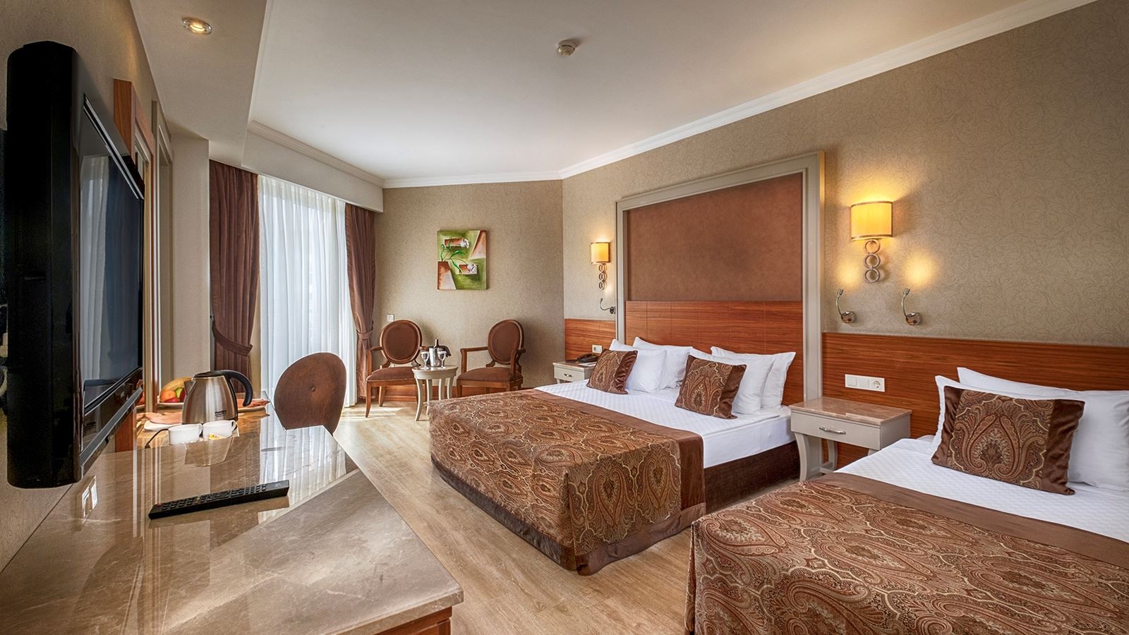 rooms-swim-up-family-room