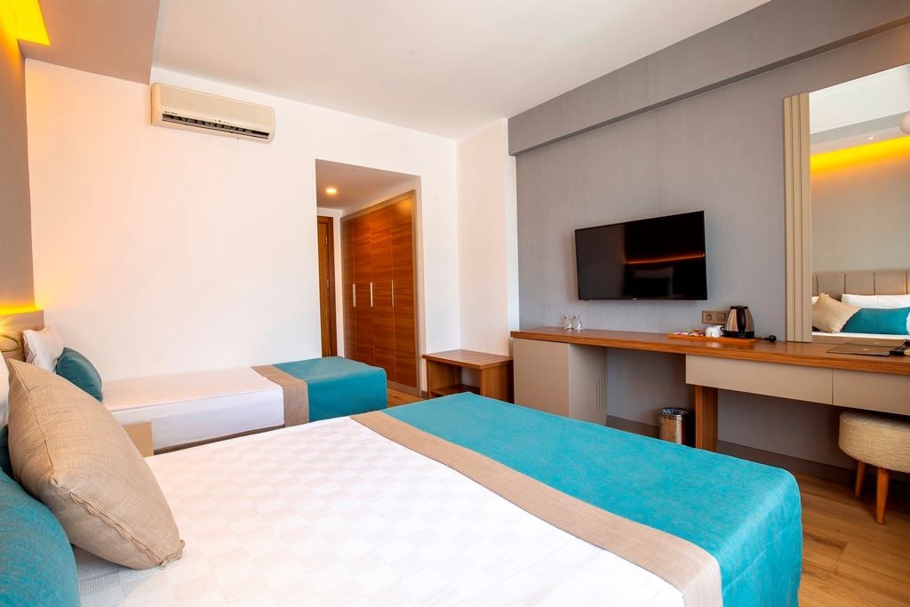 rooms-standart-room-pool-view