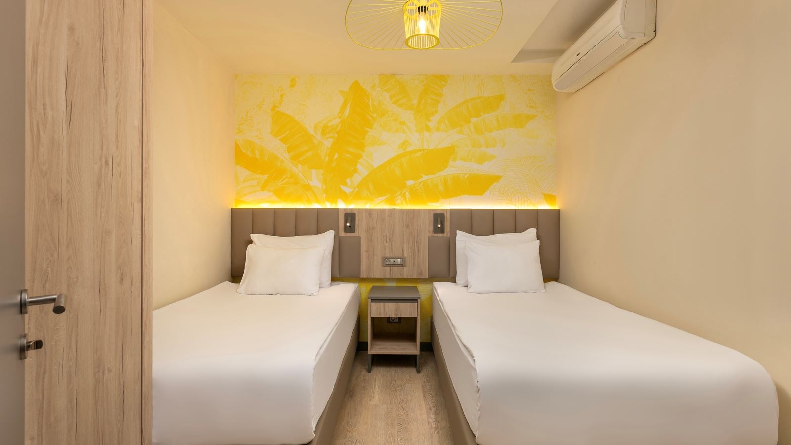 rooms-junior-family-room