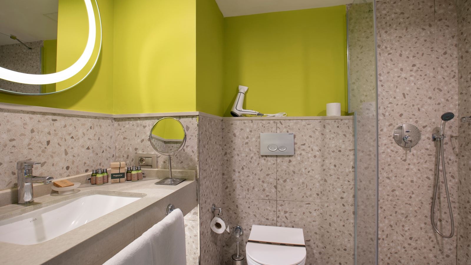 rooms-junior-family-room