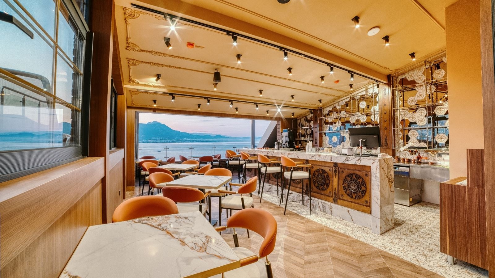 restaurants-roof-top-bar--restaurant