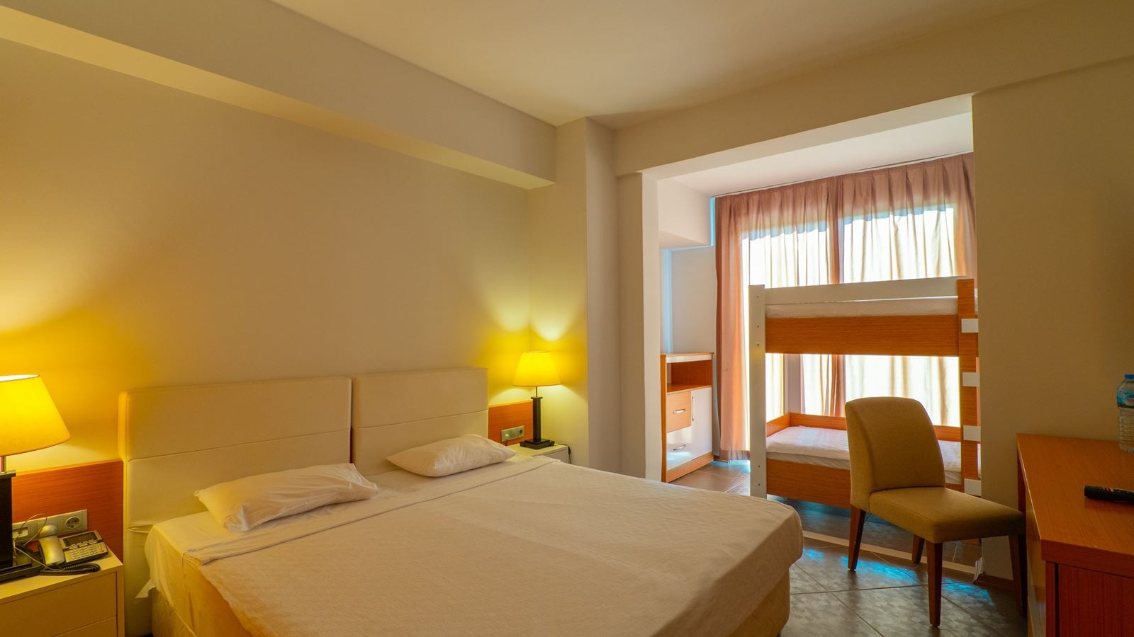 rooms-standard-bunkbed-room-garden-view