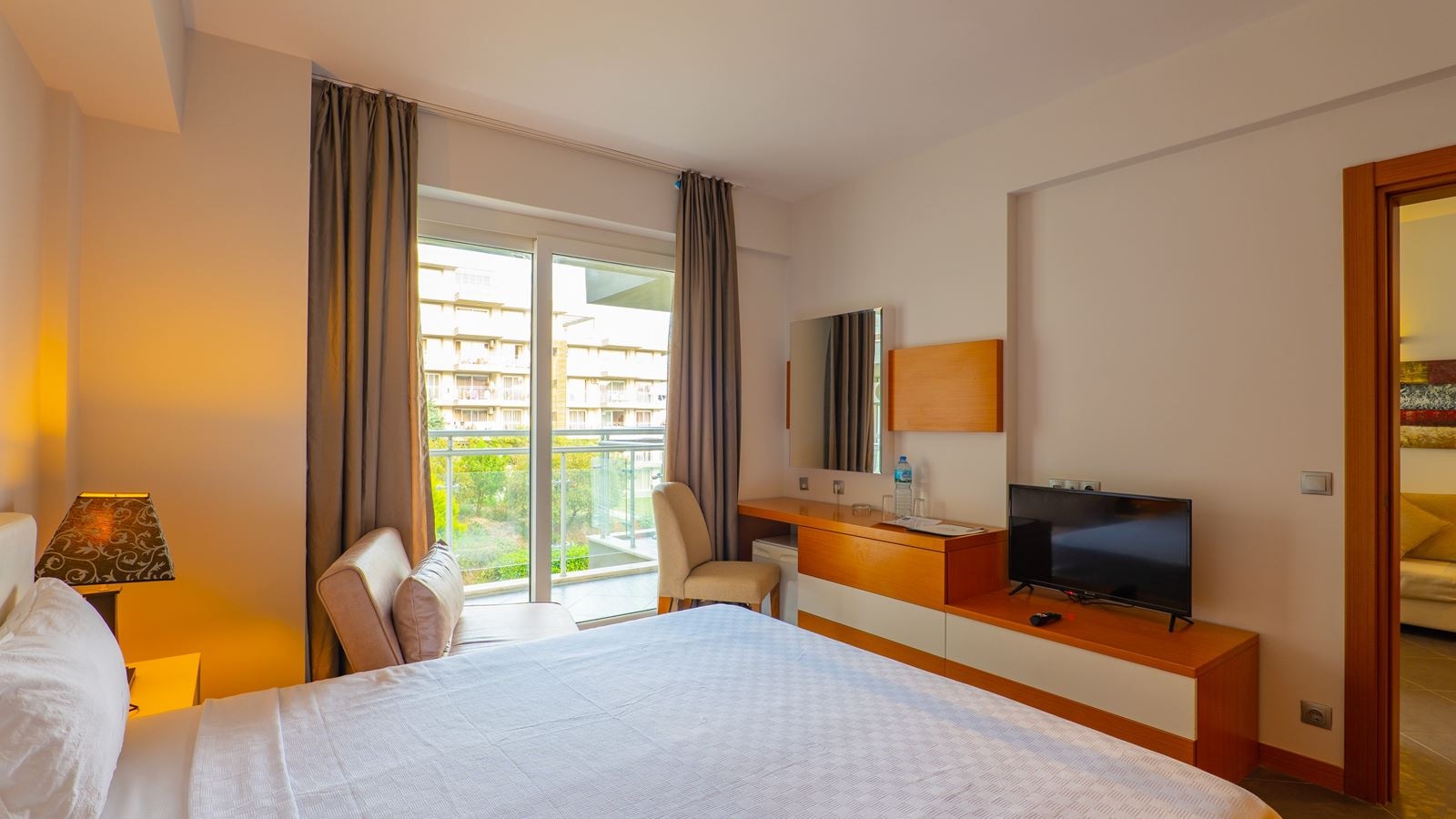 rooms-1+1-family-room-with-bunkbed