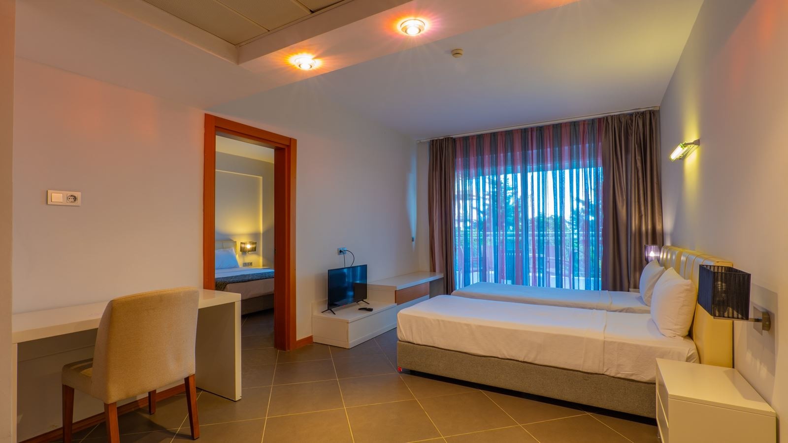 rooms-1+1-family-room-with-bunkbed