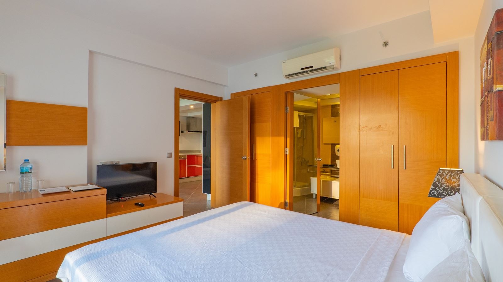 rooms-1+1-family-room-with-bunkbed