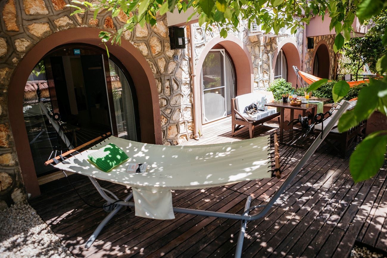 rooms-studio-with-garden-terrace