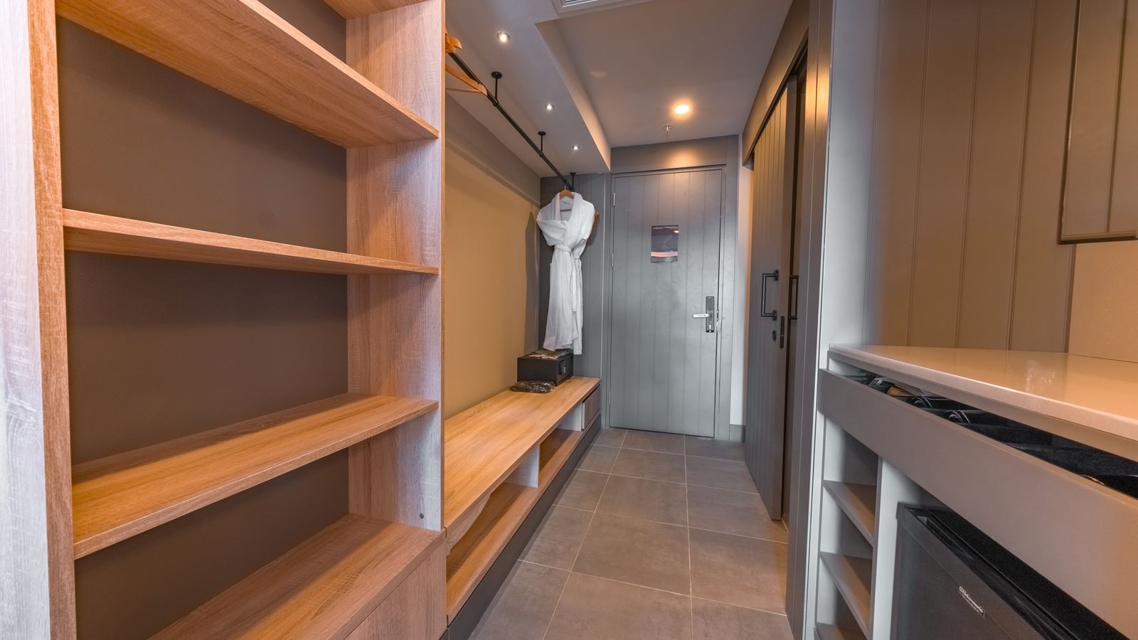 rooms-black--red-room-adult-zone-only-adults-16+