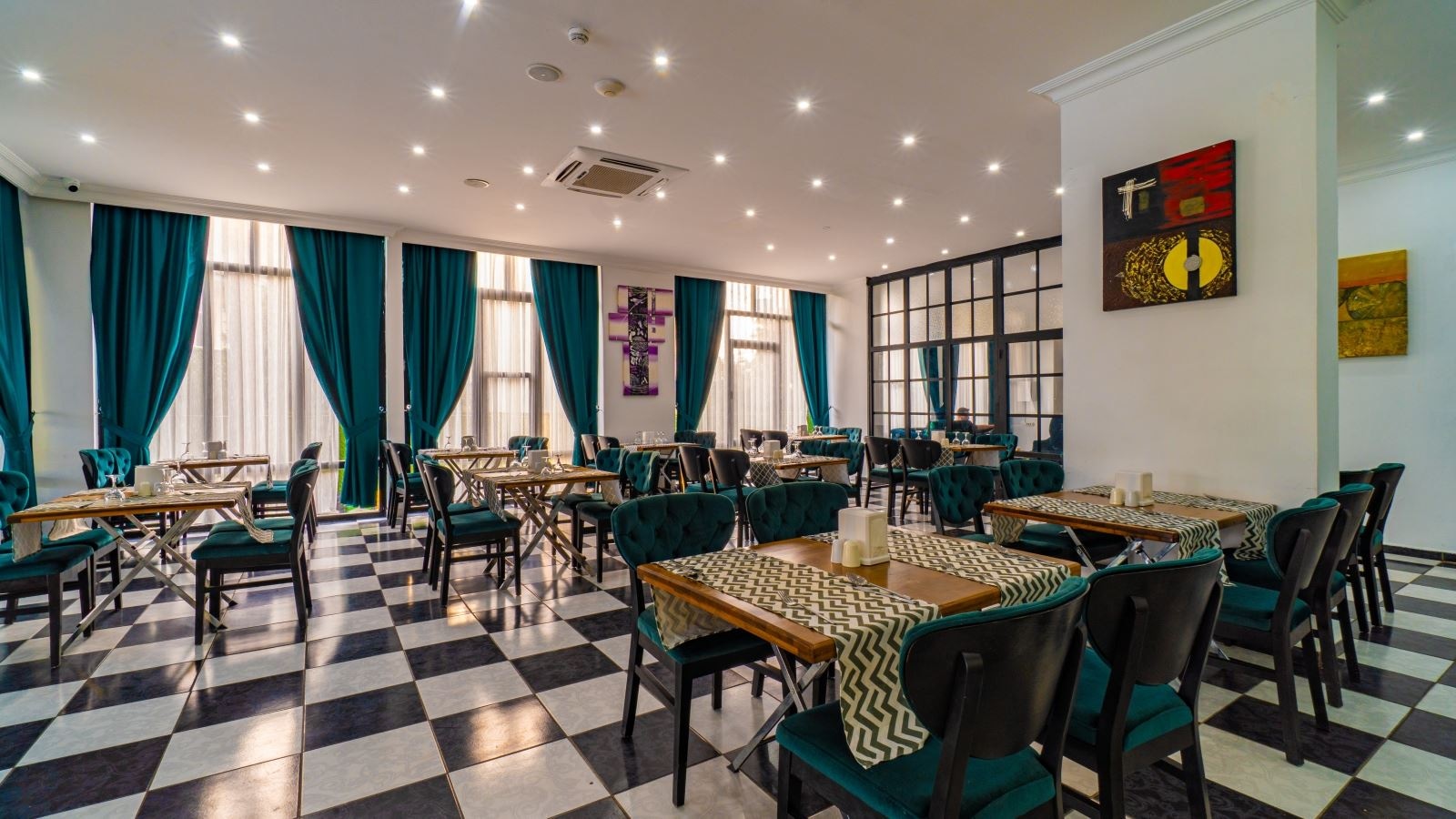 restaurants-main-restaurant