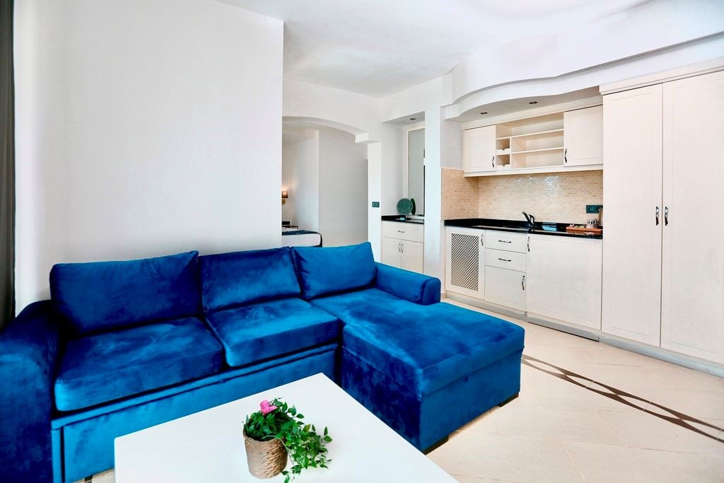 rooms-tropical-jacuzzi-garden-view