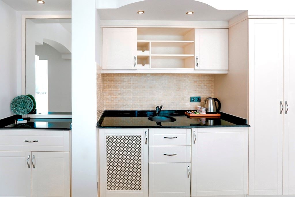 rooms-tropical-jacuzzi-sea-view