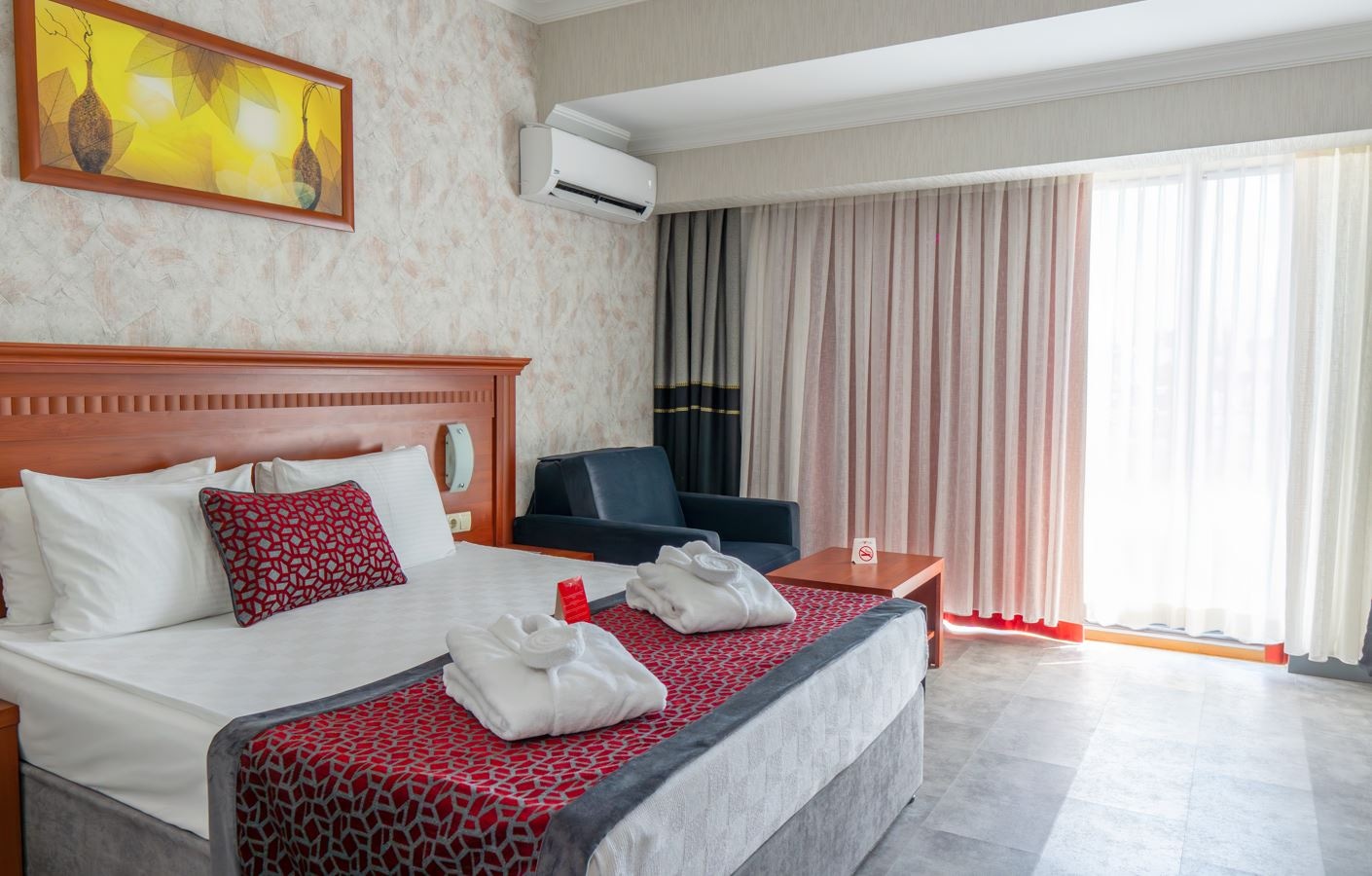 rooms-standard-side-sea-view