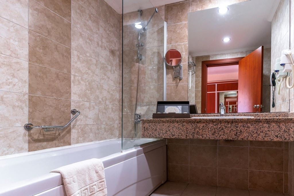 rooms-large-side-sea-view