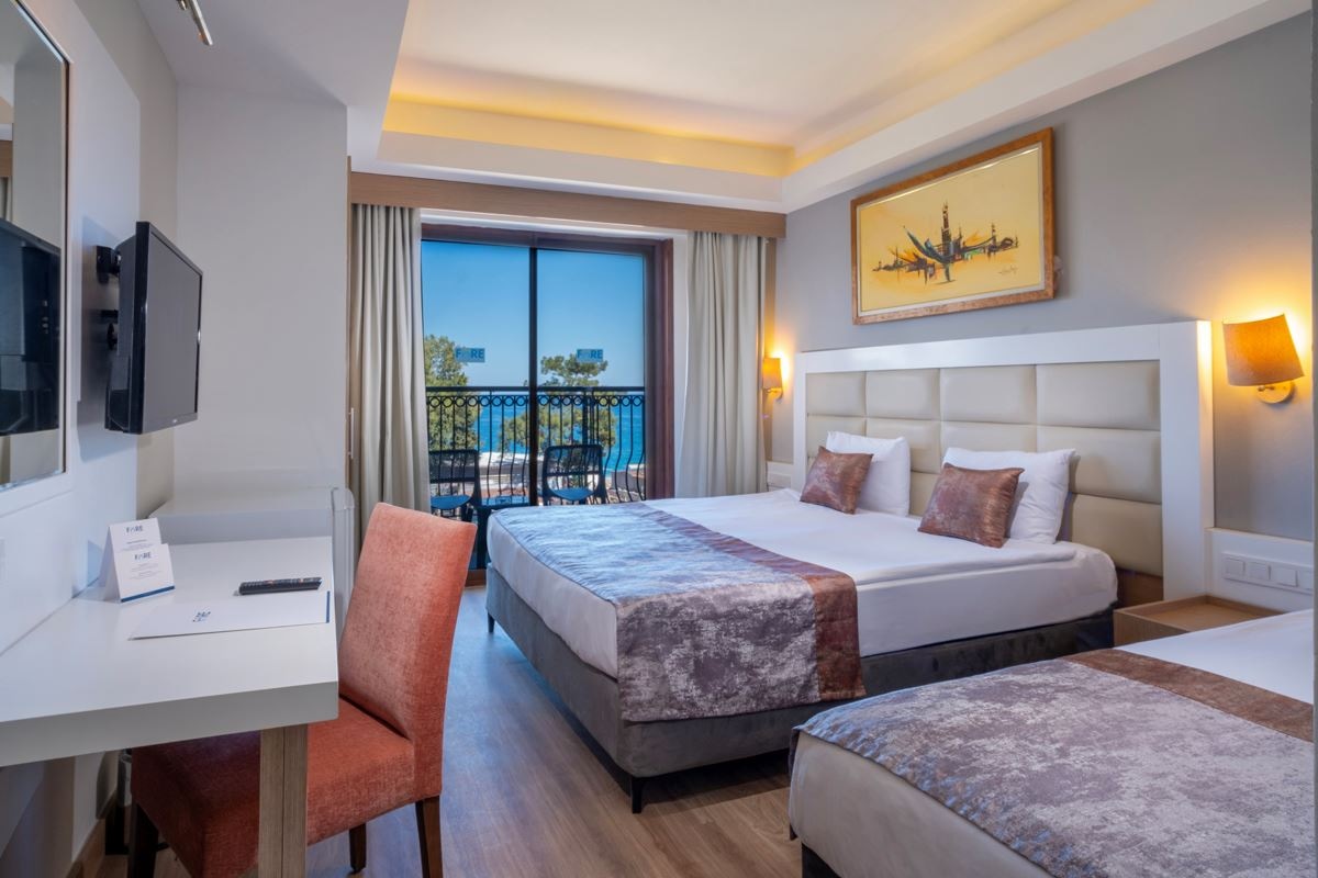 rooms-comfort-room-side-sea-view