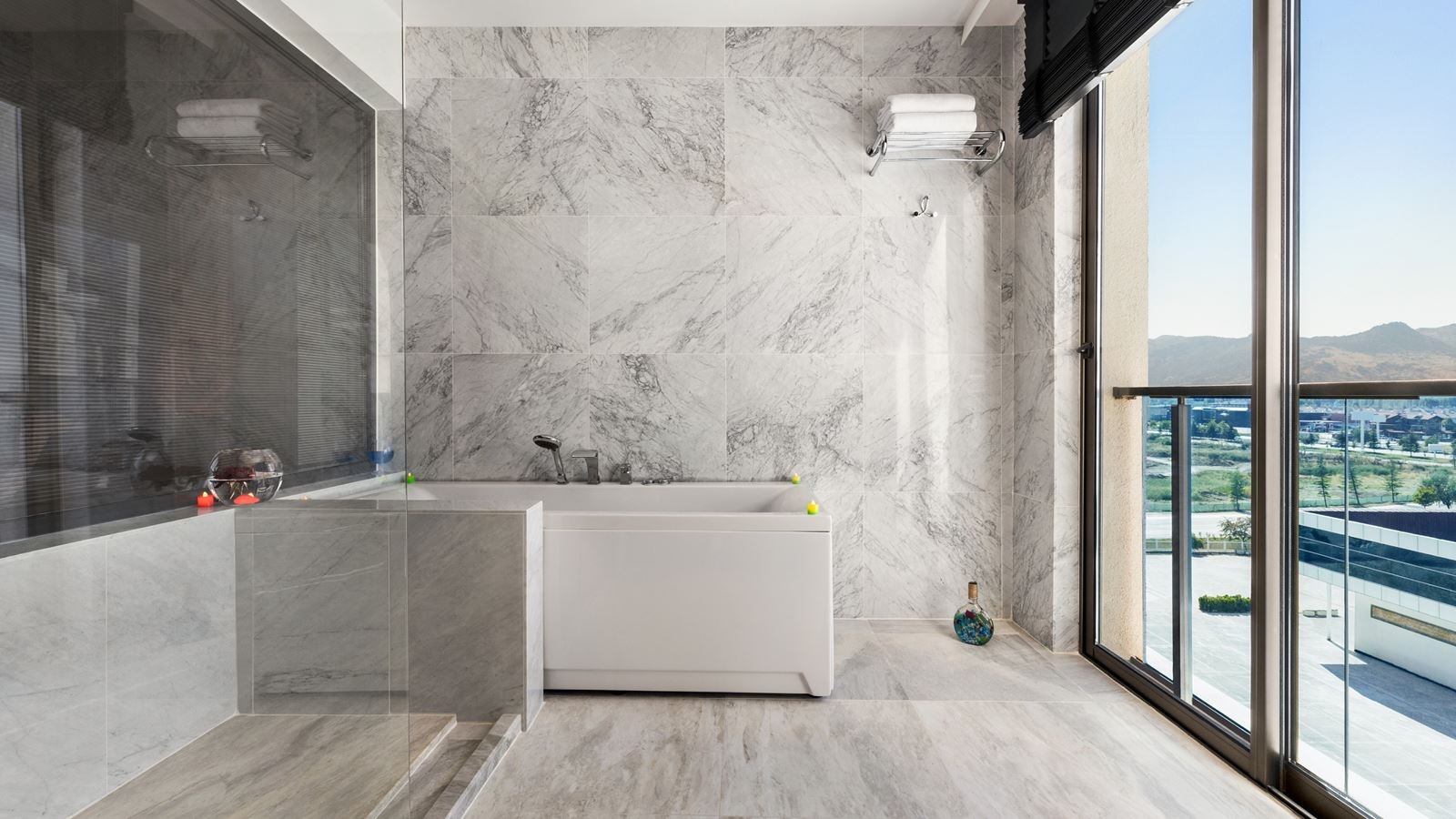 rooms-executive-suit-jetted-tub