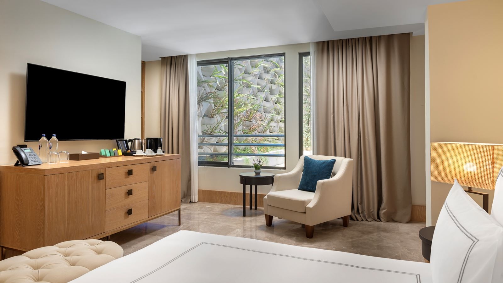 rooms-superior-room-courtyard-view