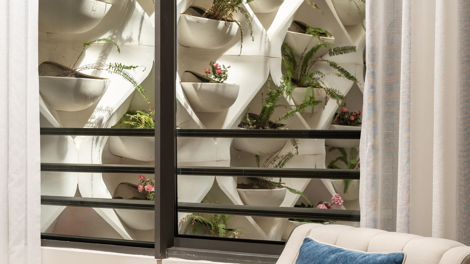 rooms-junior-suite-courtyard-view