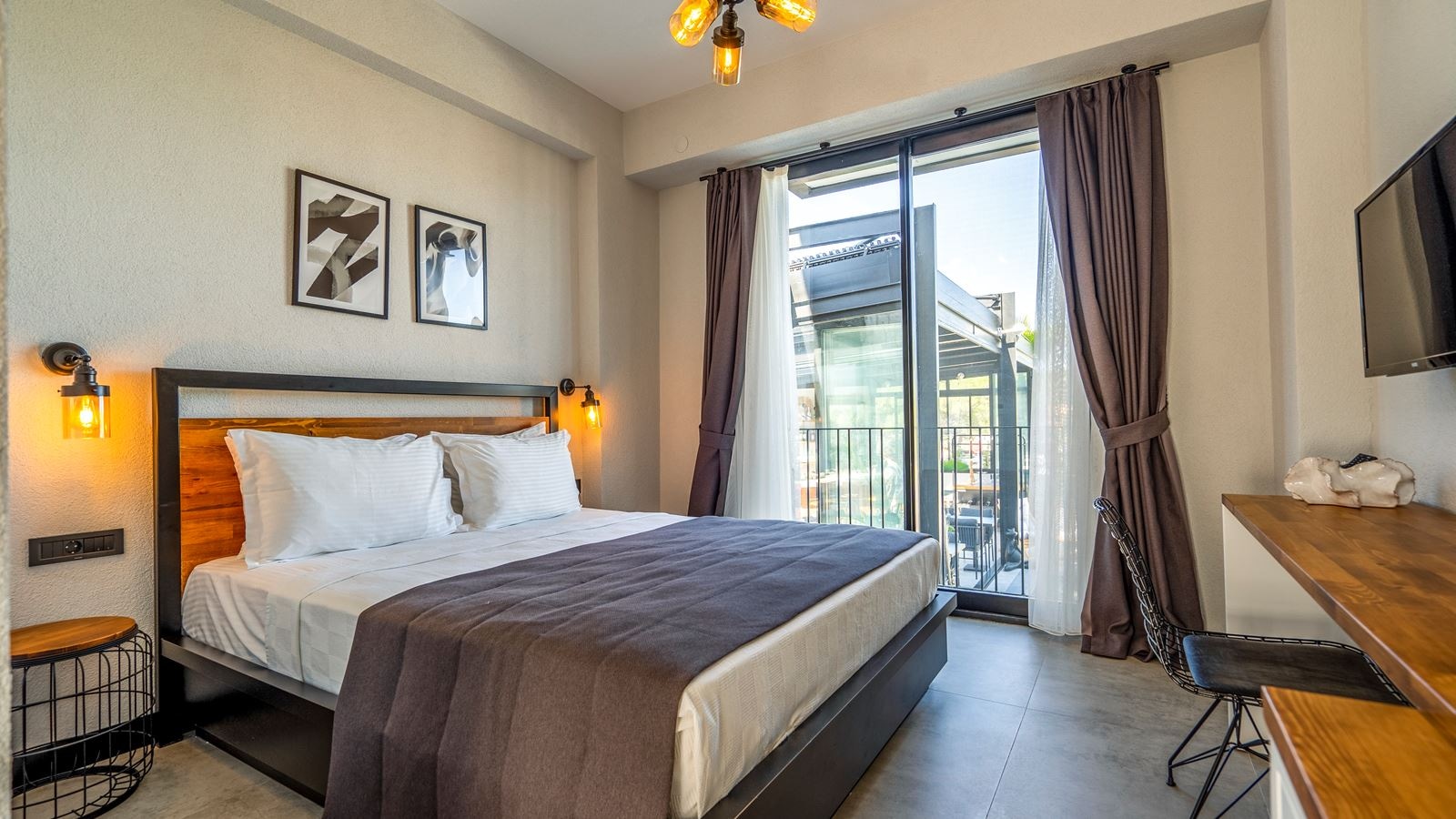 rooms-delux-fransiz-balkonlu