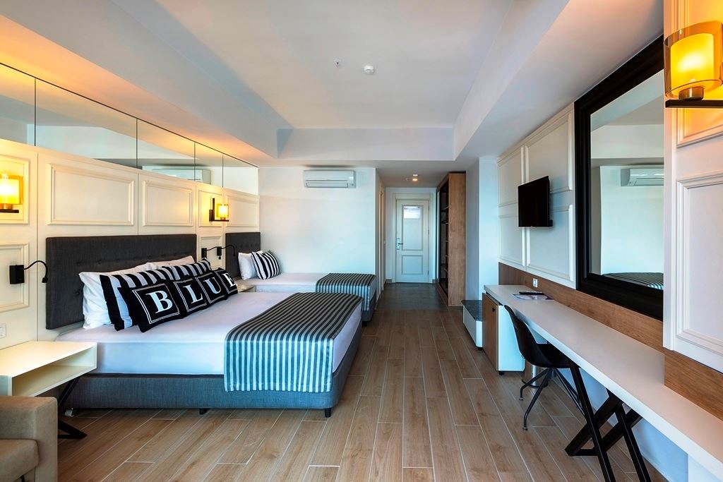 rooms-blue-standard-room