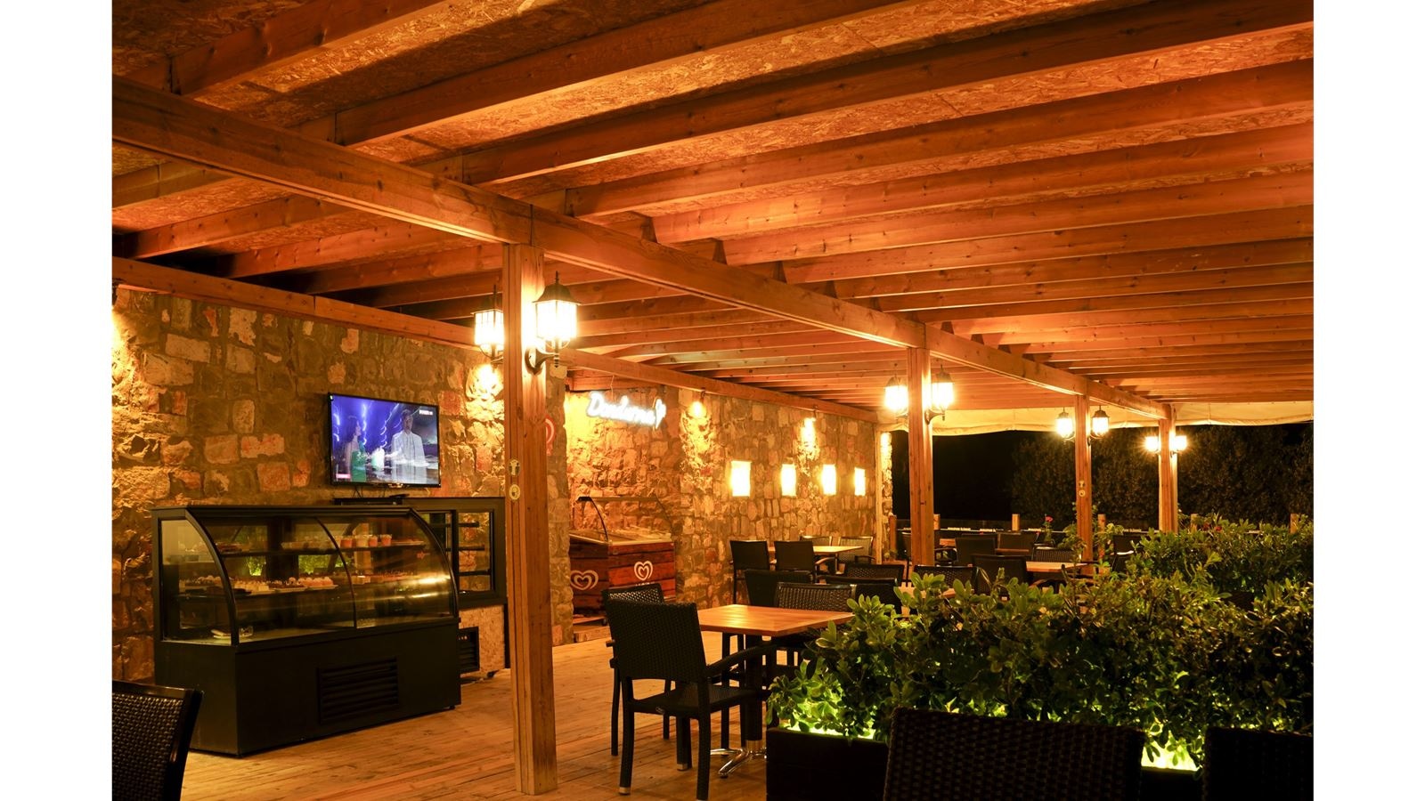 restaurants-restaurants