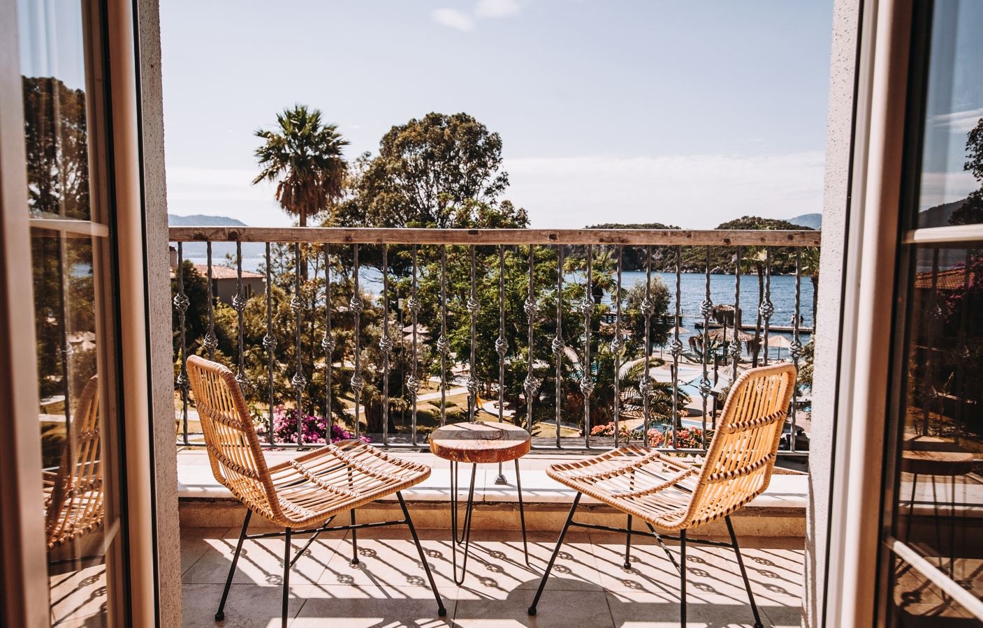 rooms-standard-room-sidesea-view