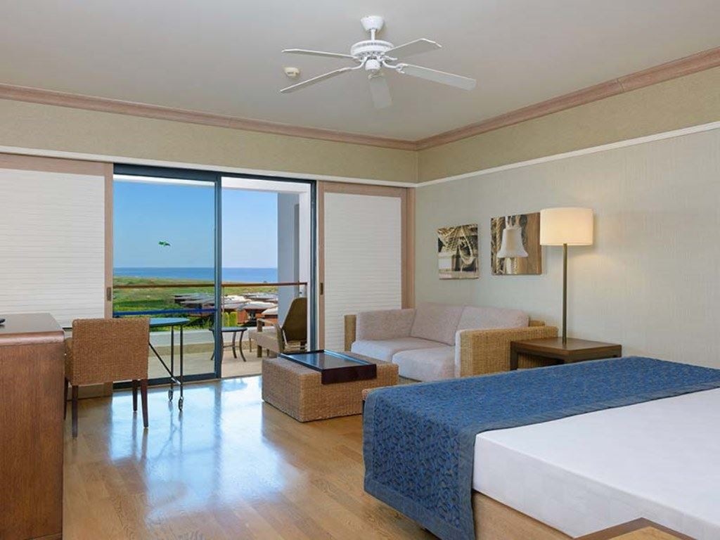 rooms-deluxe-large-sea