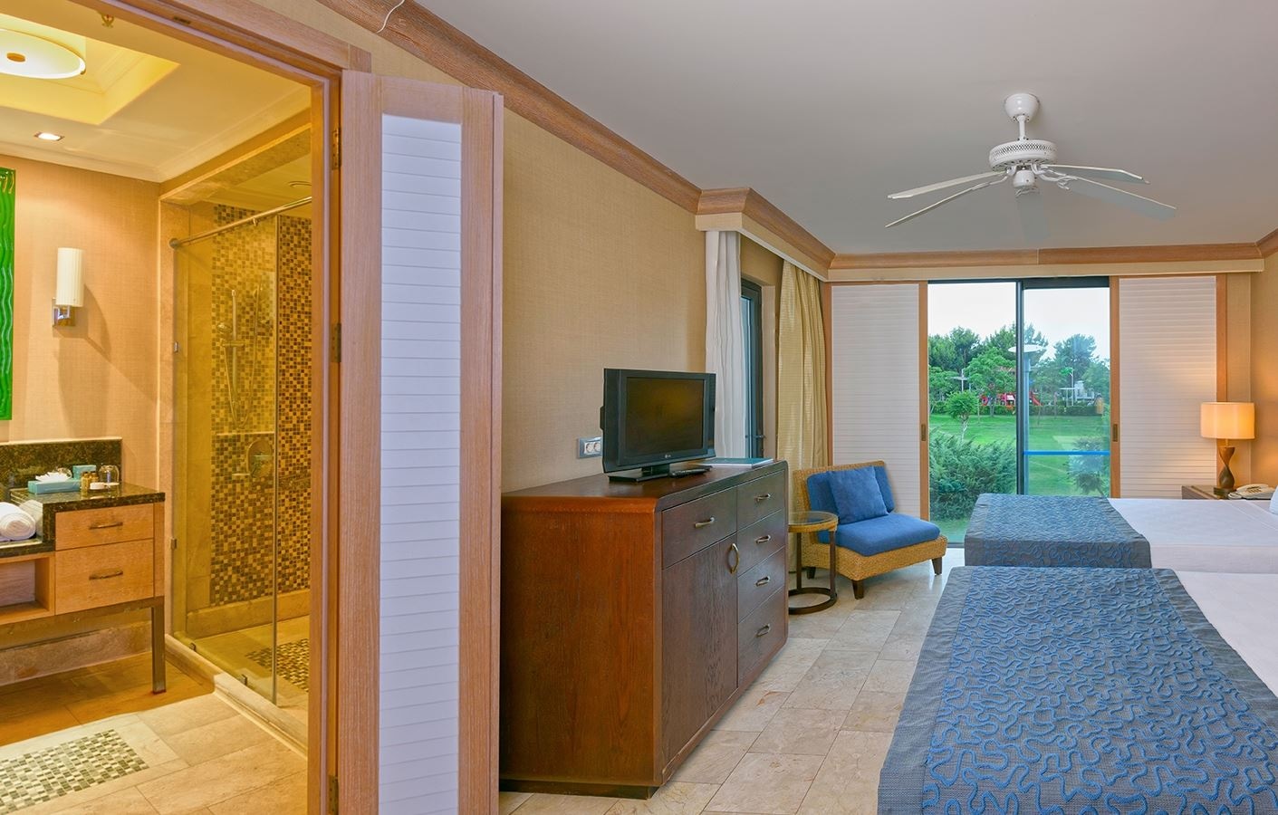 rooms-pool-suite