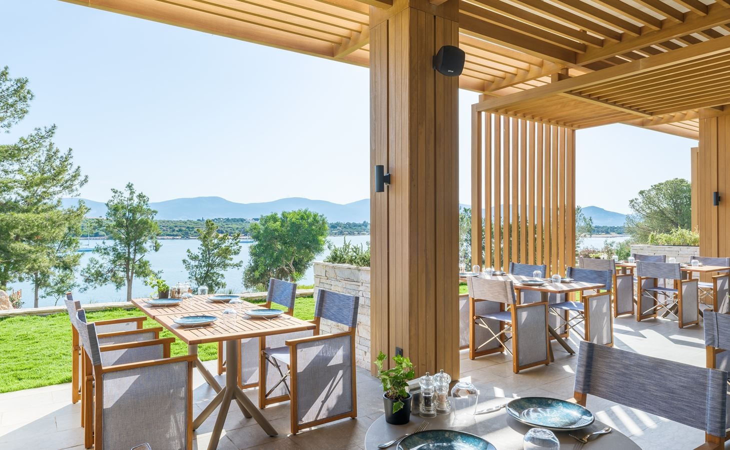 restaurants-mansion-all-day-adult-bistro