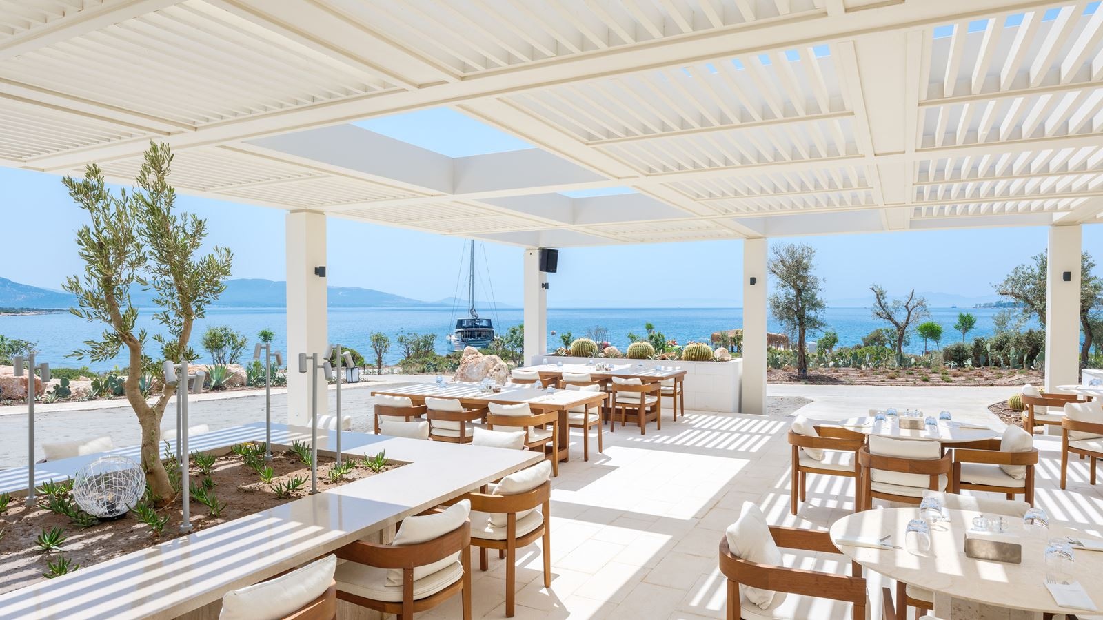 restaurants-beach-lunch