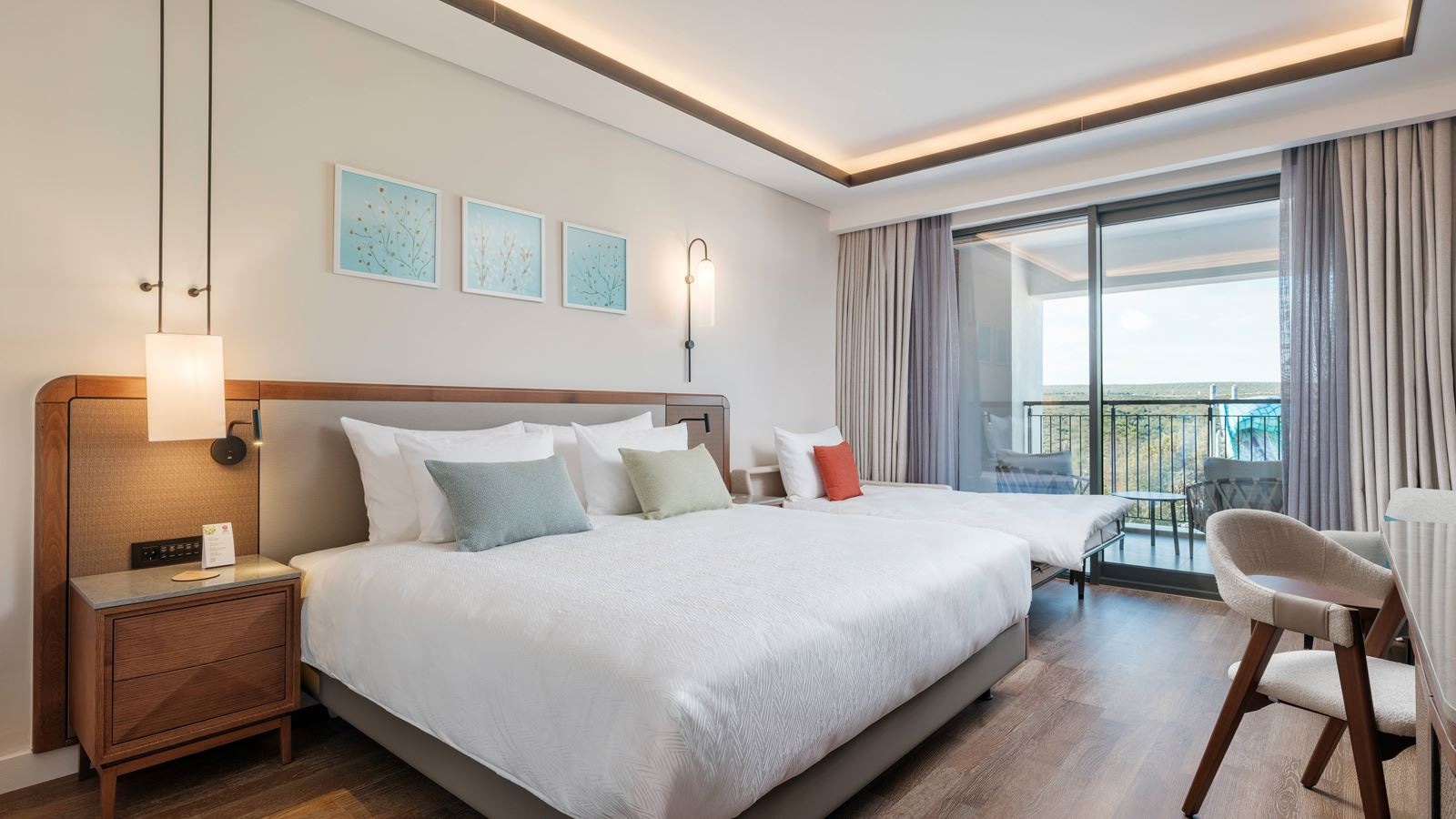 rooms-deluxe-room-adventure-park-view-family-zone-