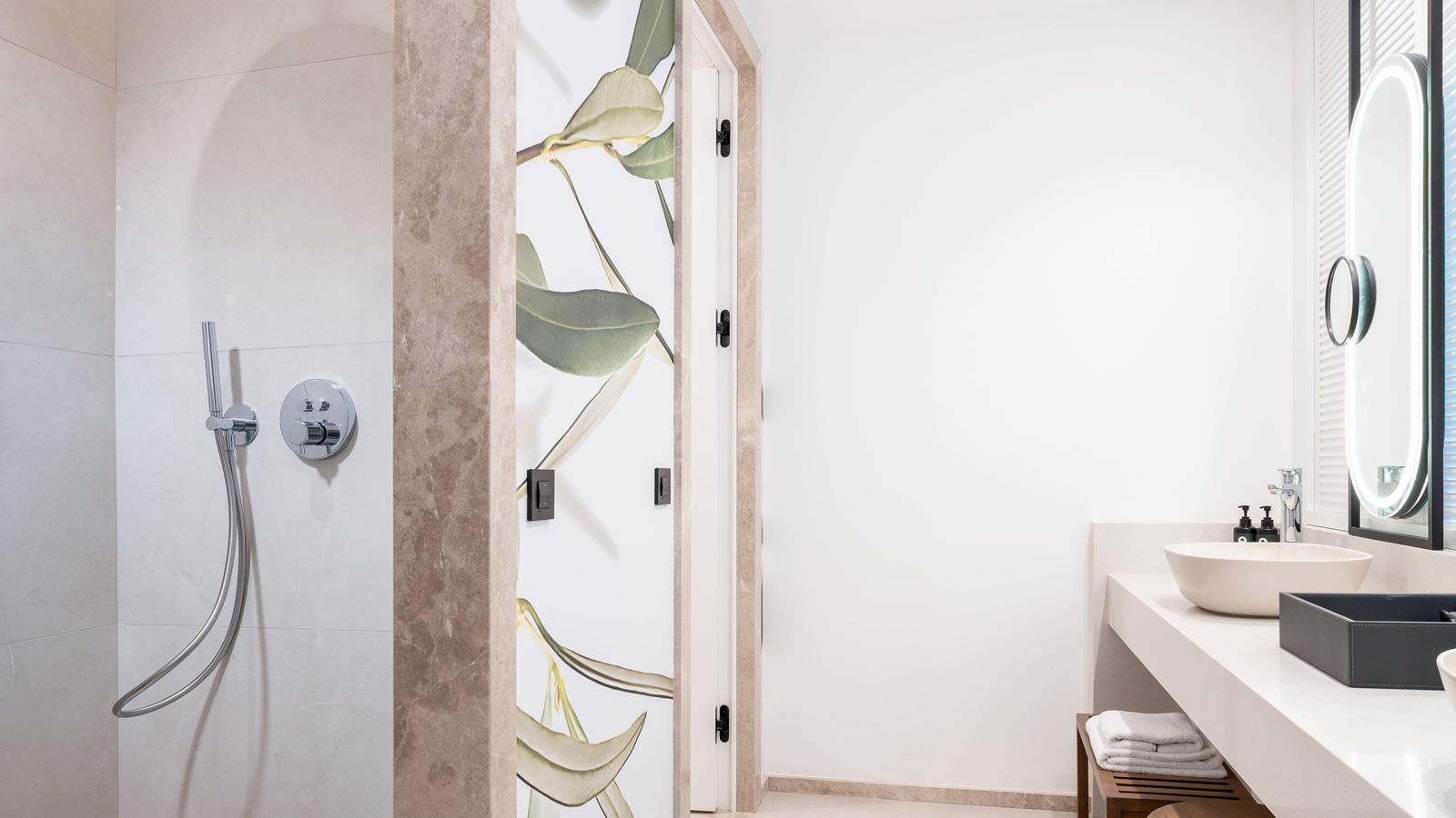 rooms-deluxe-swimup-room-sea-view--community-zone-