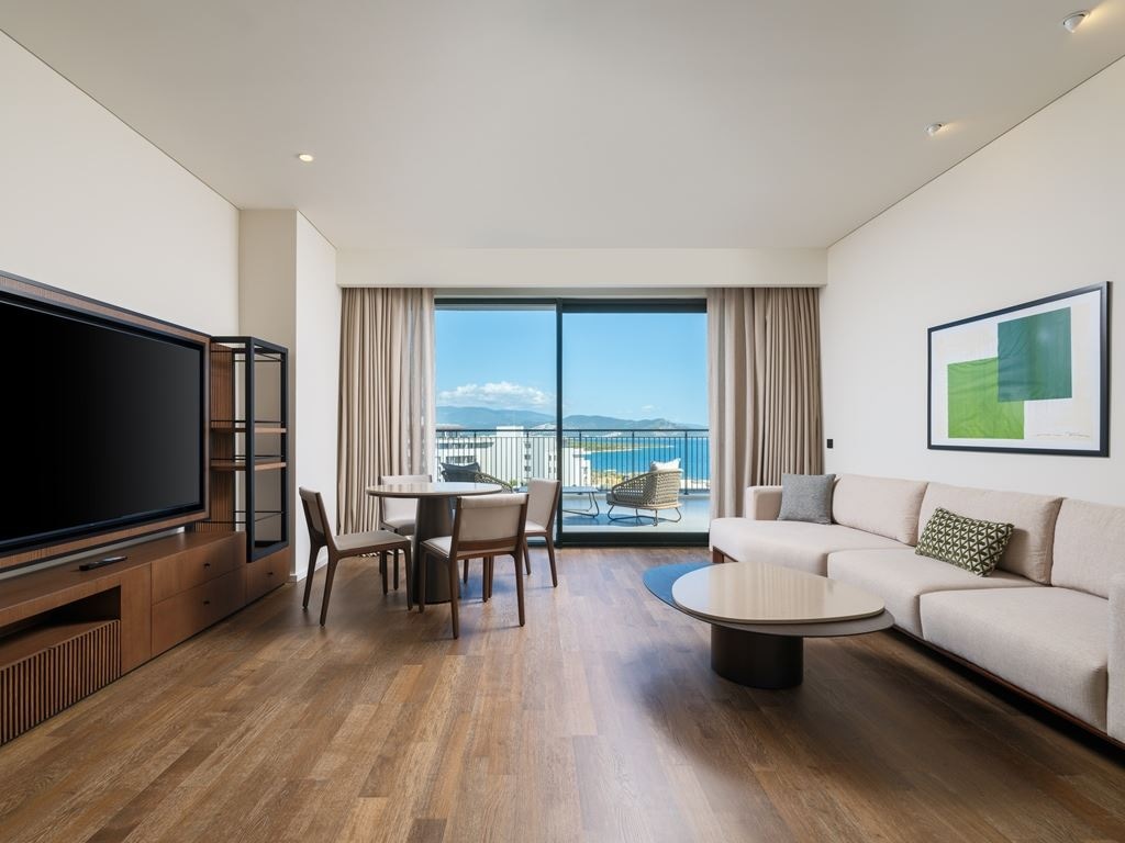 rooms-penthouse-suite-with-2-bedrooms-sea-view-2+1--family-zone-