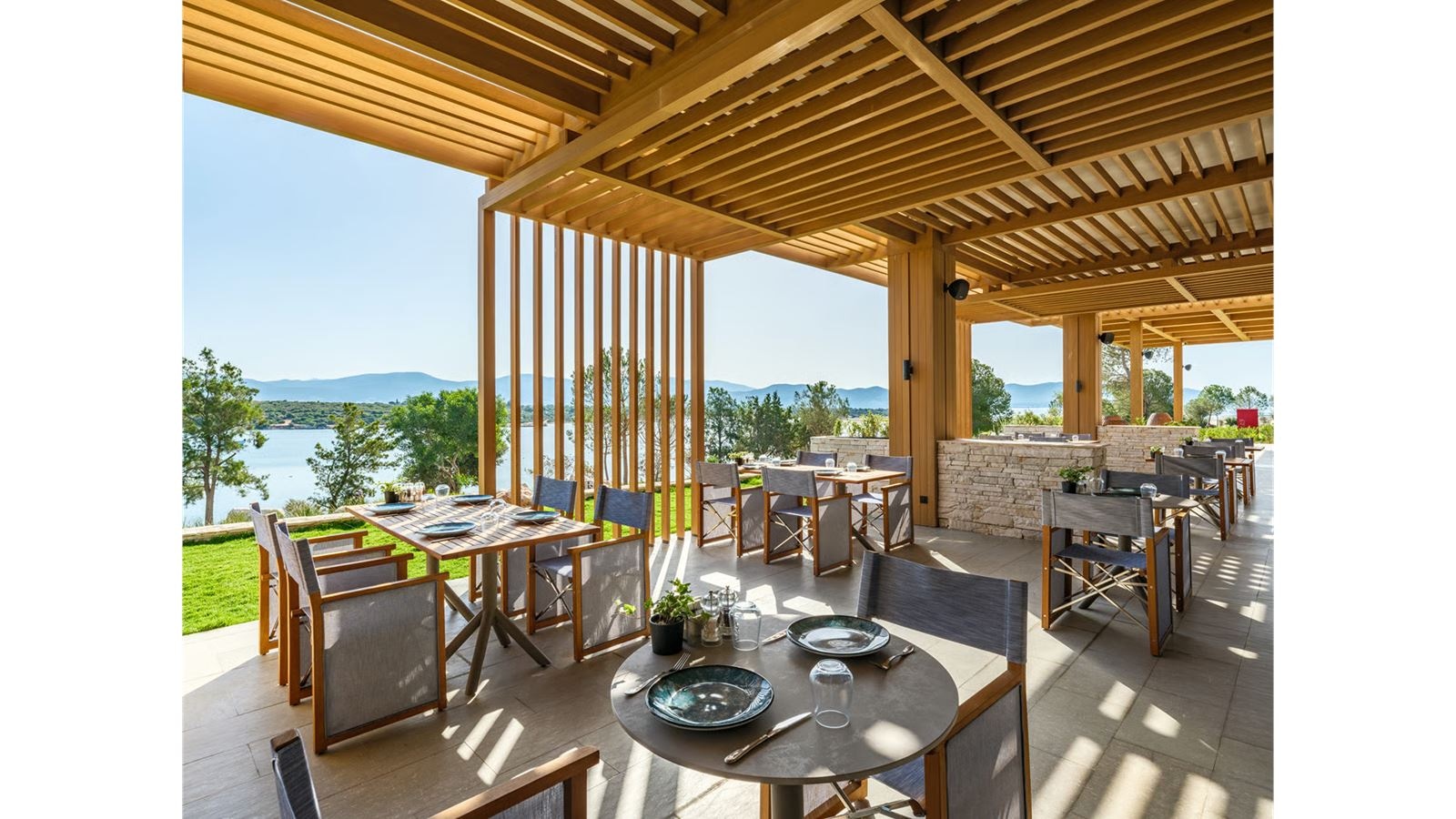 restaurants-mansion-all-day-adult-bistro