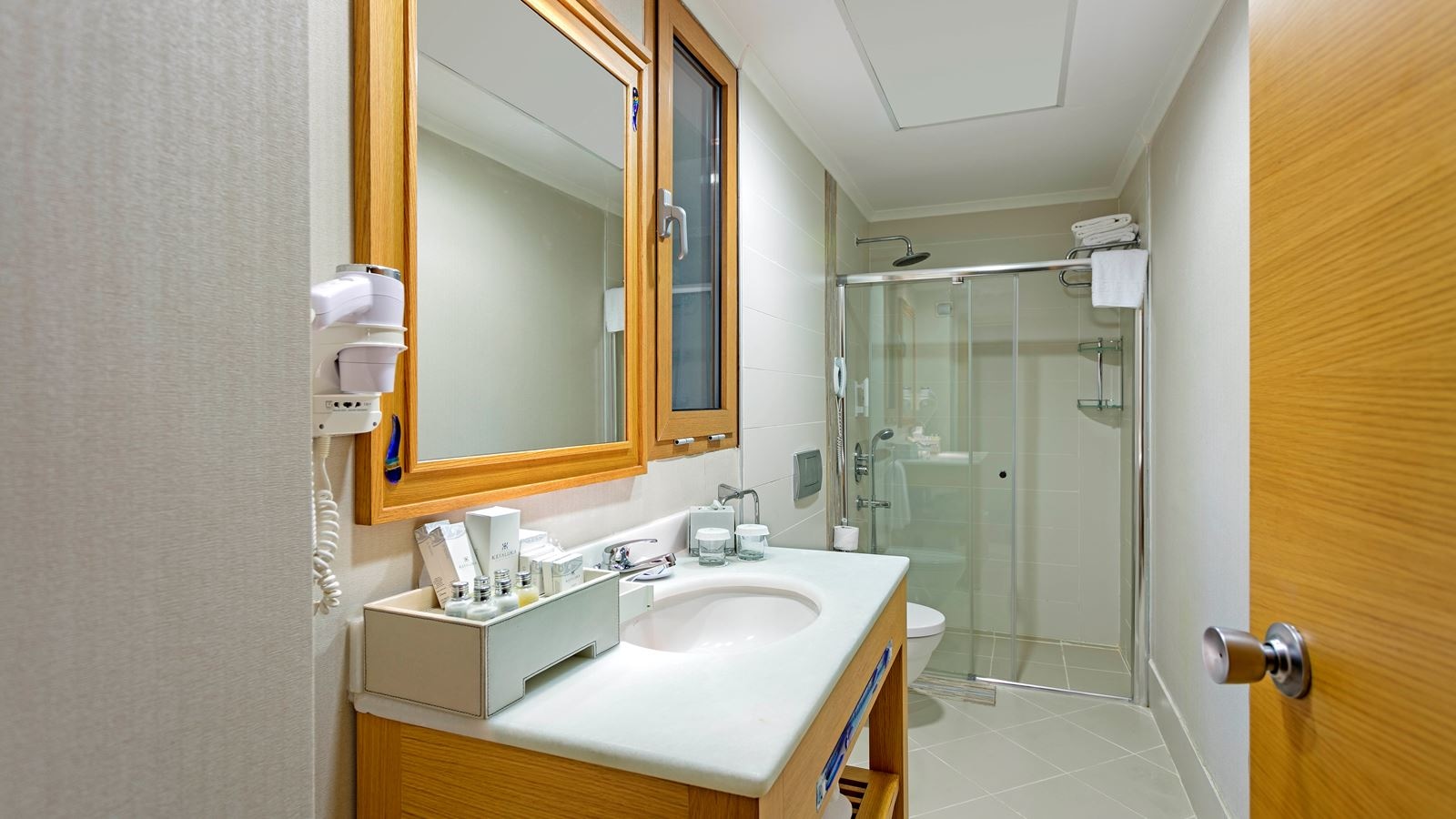 rooms-superior-suite-swimup