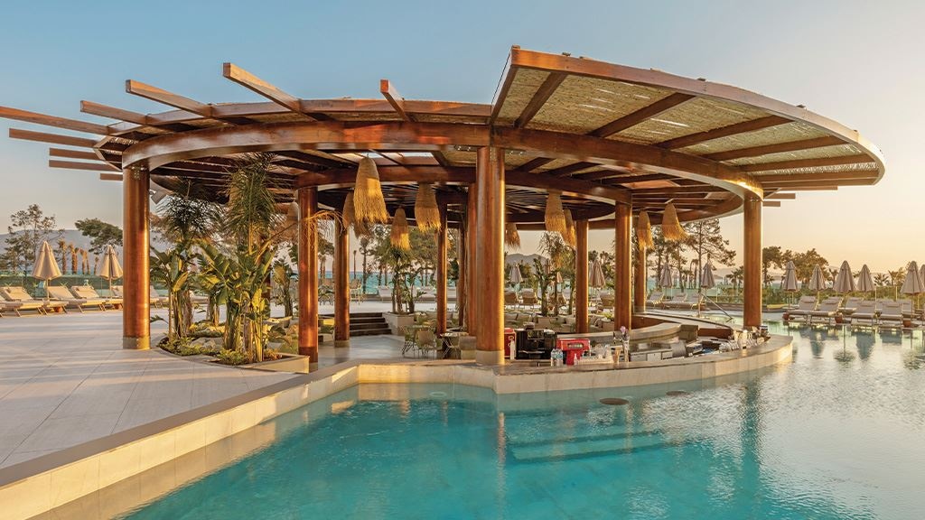 bars-infinity-pool-bar