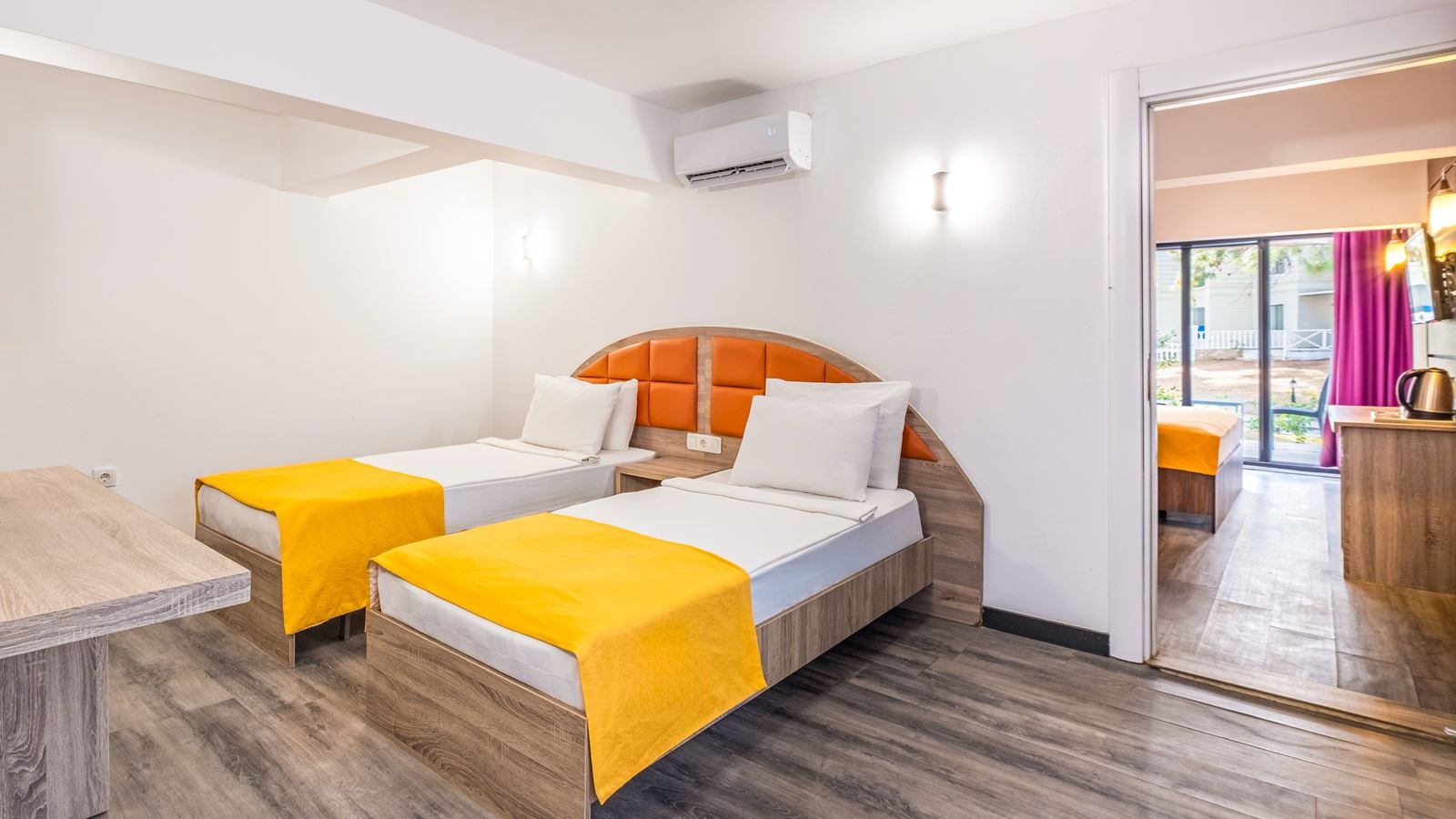 rooms-family-connection-room