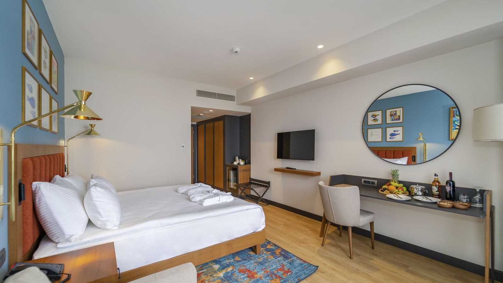 rooms-deluxe-room-side-sea-view