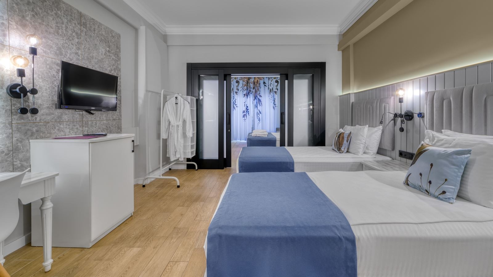 rooms-family-room-sea-view