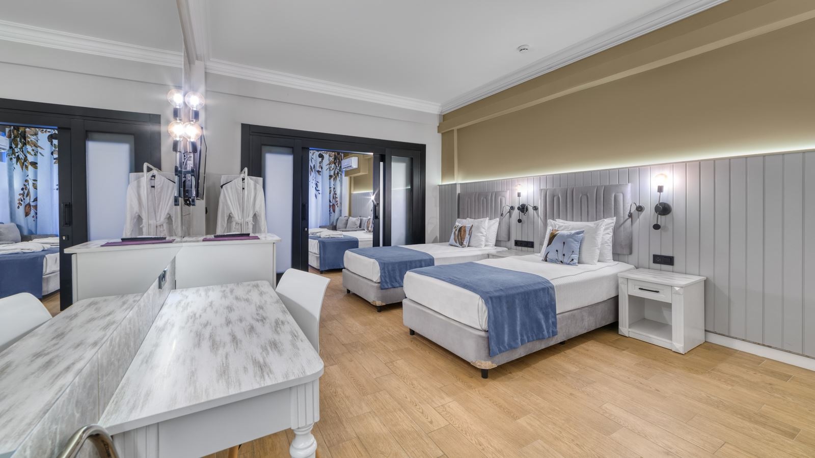 rooms-family-room-sea-view