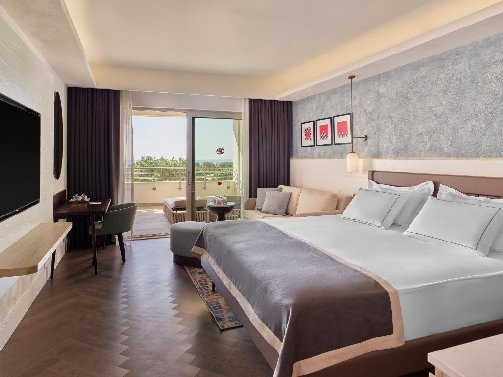 rooms-deluxe-room-direct-sea-view