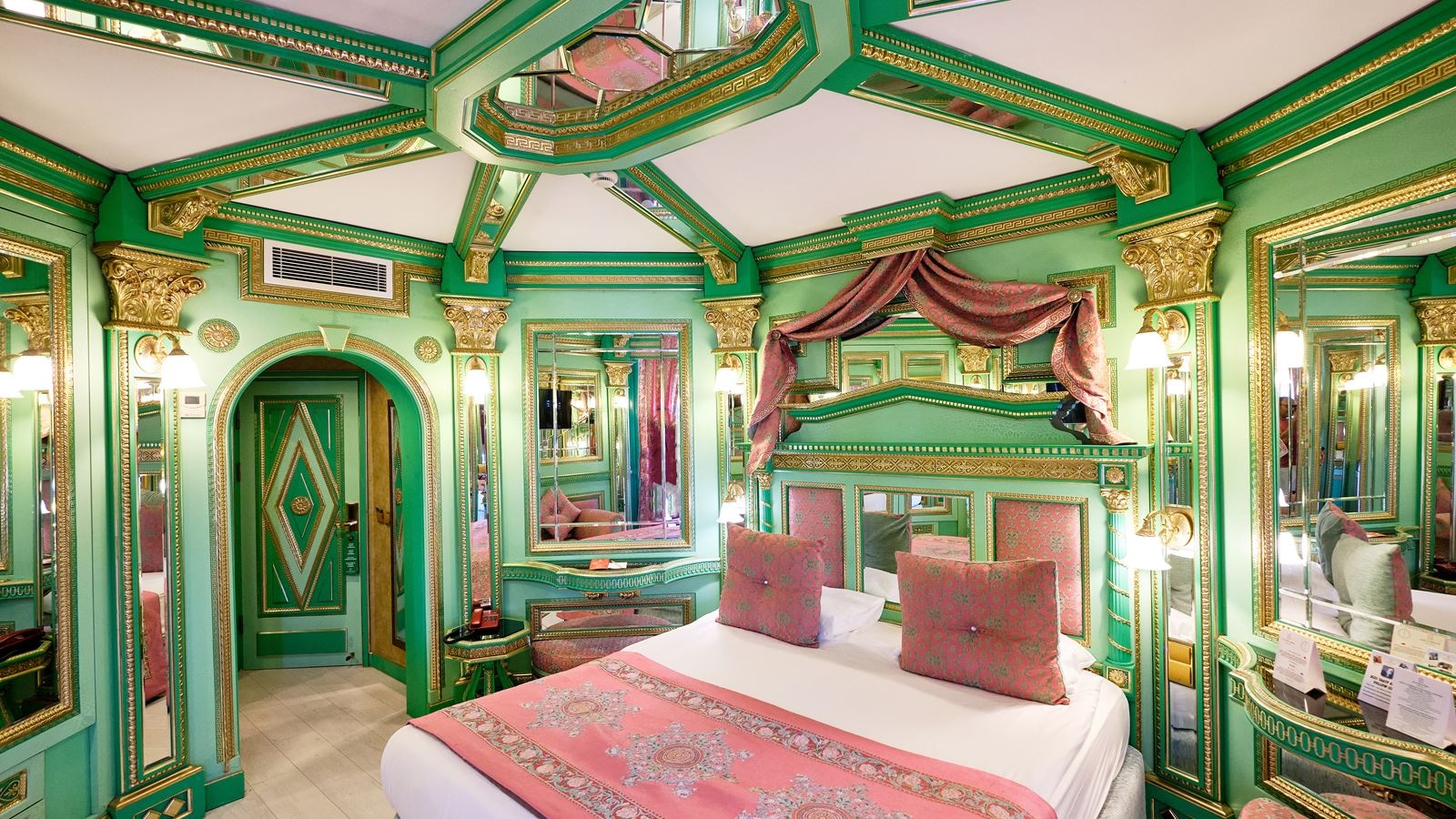 rooms-club-standart-room