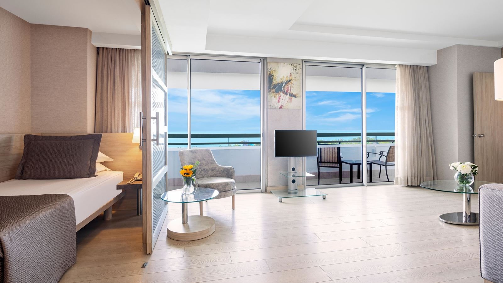 rooms-deluxe-family-suit