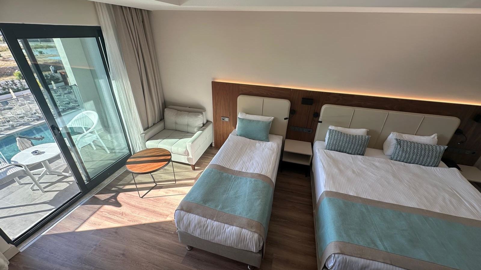 rooms-std-room-with-pool-view