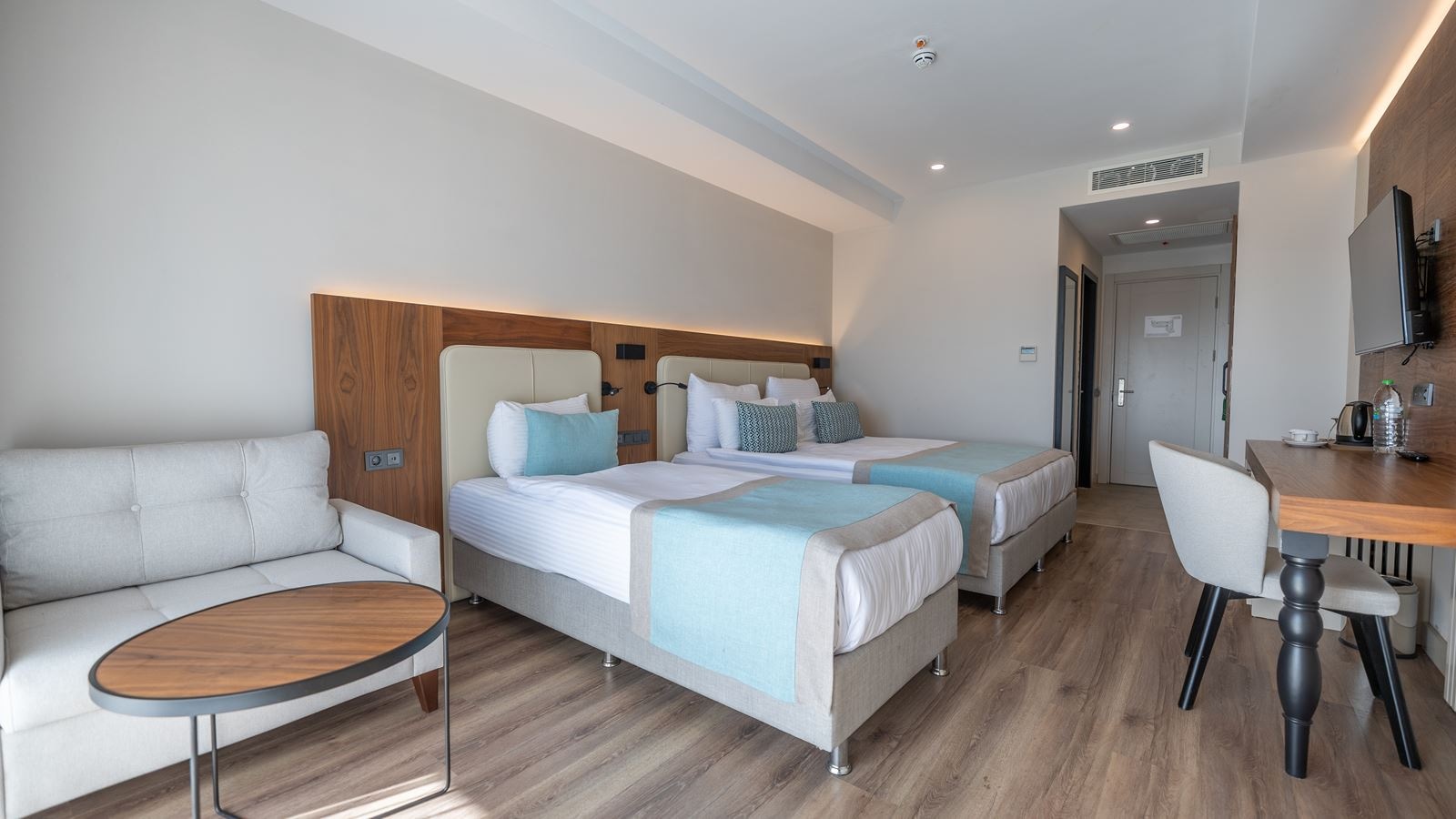 rooms-std-room-with-pool-view