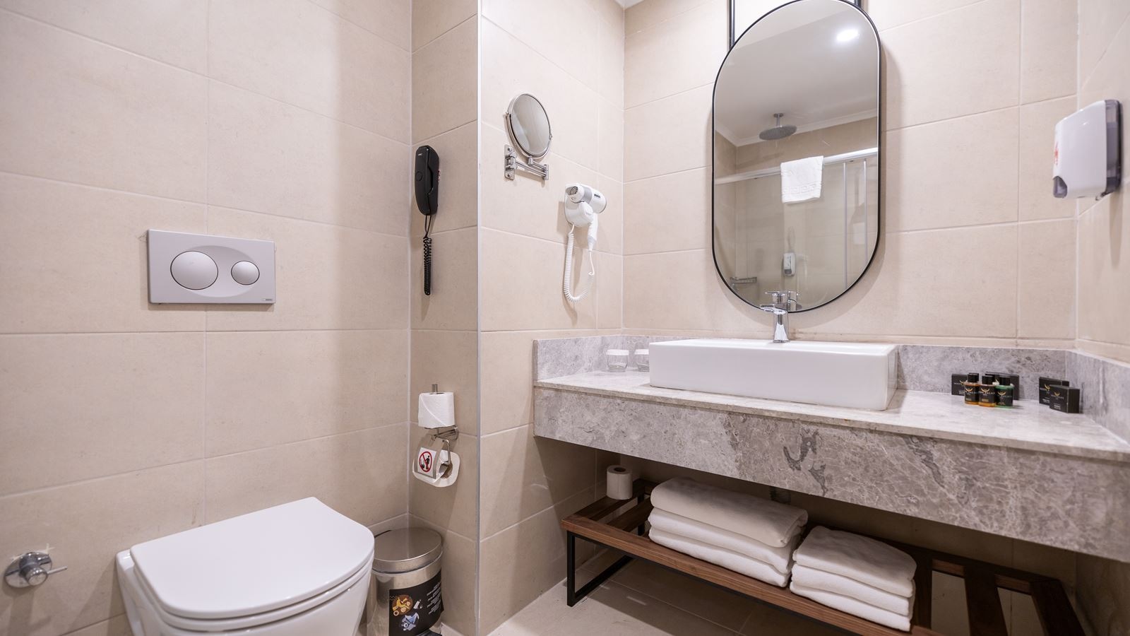 rooms-family-room-with-land-view