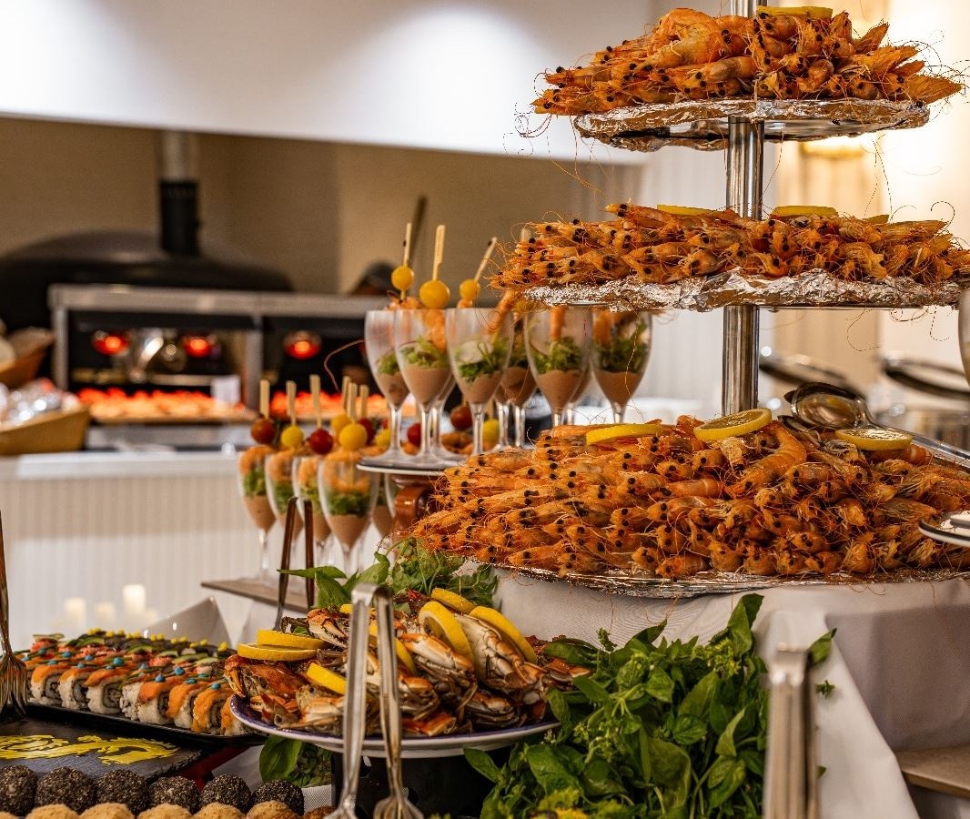 restaurants-moon-main-restaurant