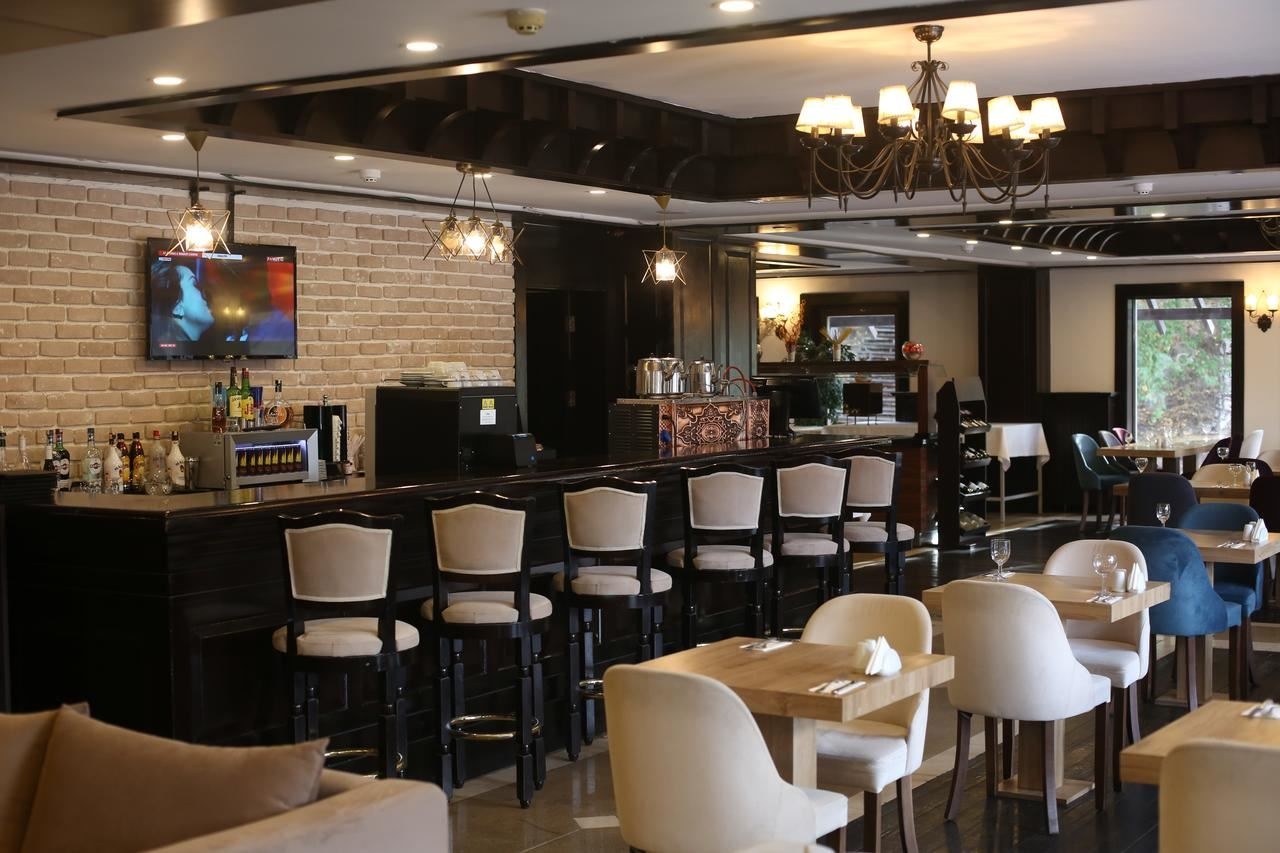 restaurants-restaurants