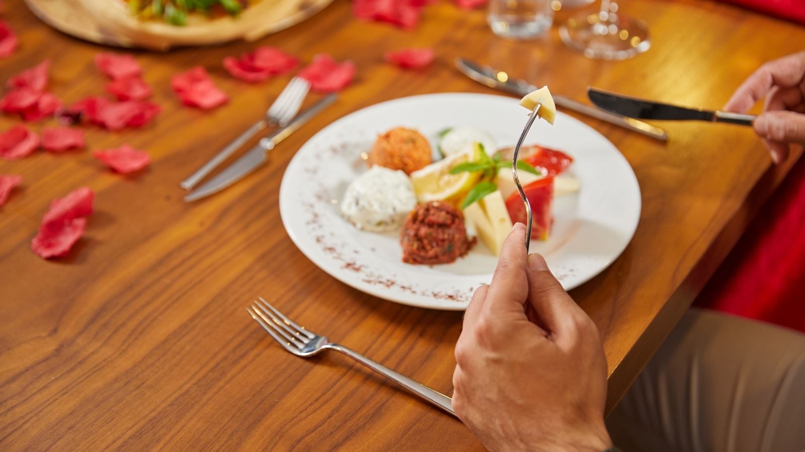 restaurants-restaurant