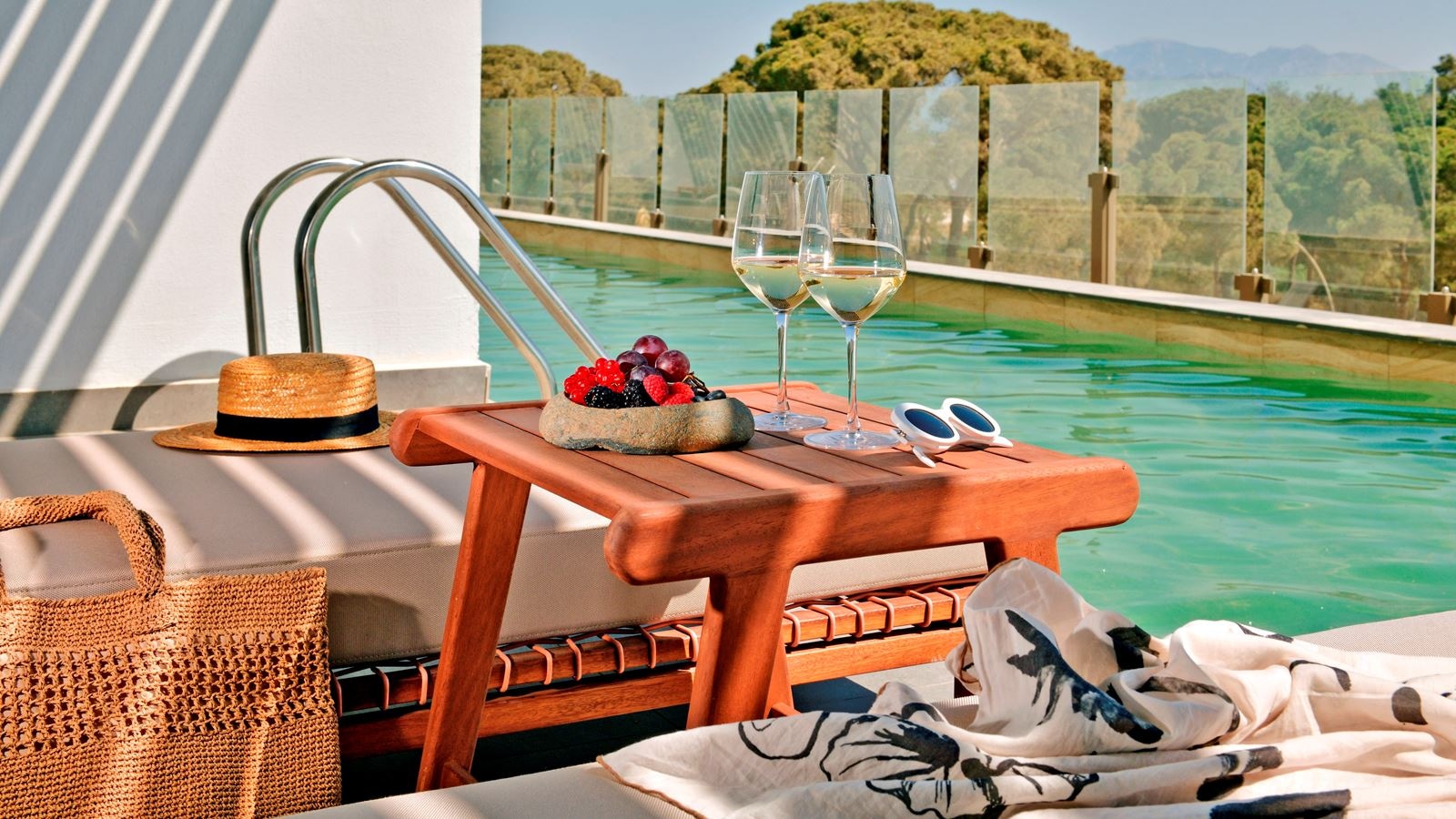 rooms-superior-jacuzzi-forest-view